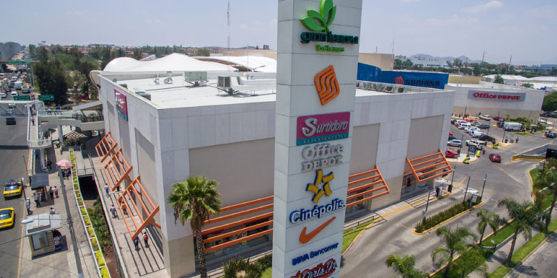 Centros comerciales, plazas, pastelerias, neverias, bancos, bbva, ropa, tiendas, zapatos, paleterias<br />
tenis, deportes, gorras, cinepolis, cines, cafe, la surtidora, restaurantes, juegos, gimnasios, ofice depot, nike, soriana, telcel, dentista